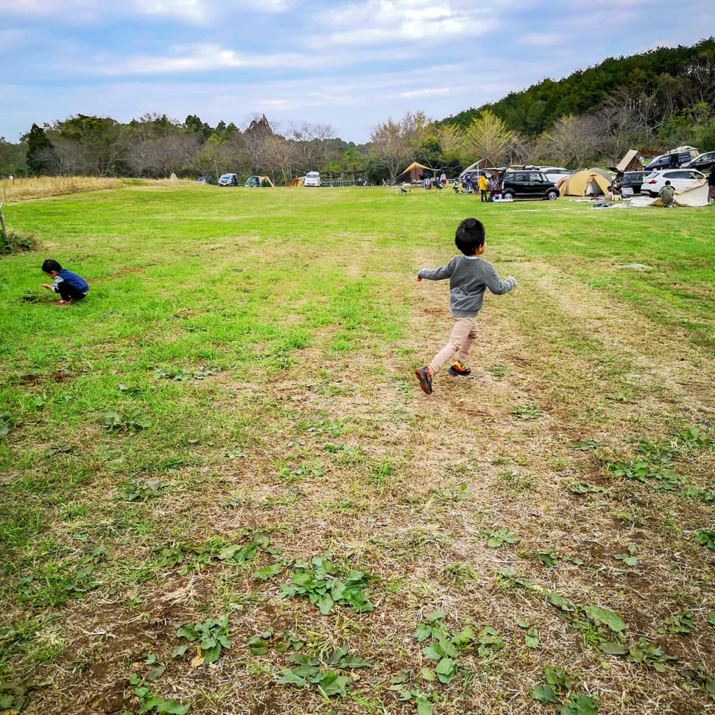 森のまきばオートキャンプ場は子どもの遊び場がいっぱいで子連れファミリーにおすすめ キャンプクエスト