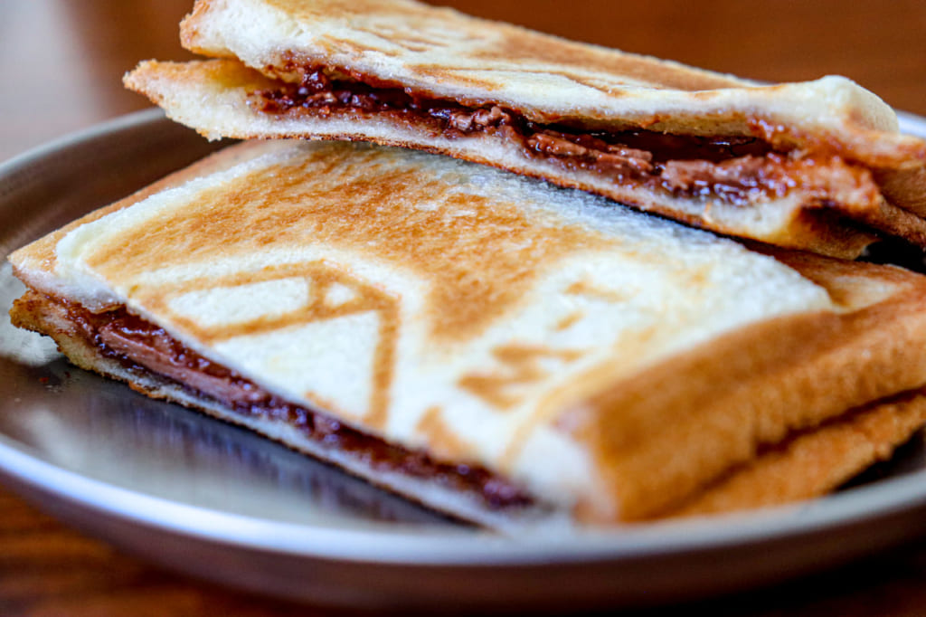 甘くて美味しいスイーツを使ったホットサンドの絶品デザートレシピ7選 キャンプクエスト