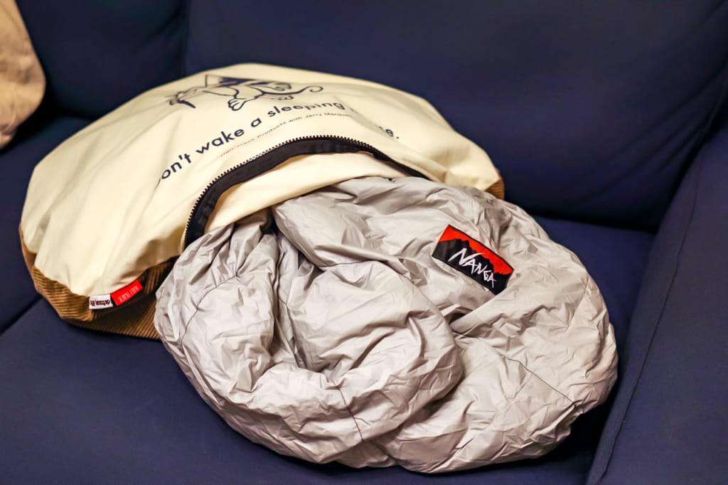 寝袋の保管にも使えるハーフトラックプロダクツのノンスリープクッションレビュー キャンプクエスト