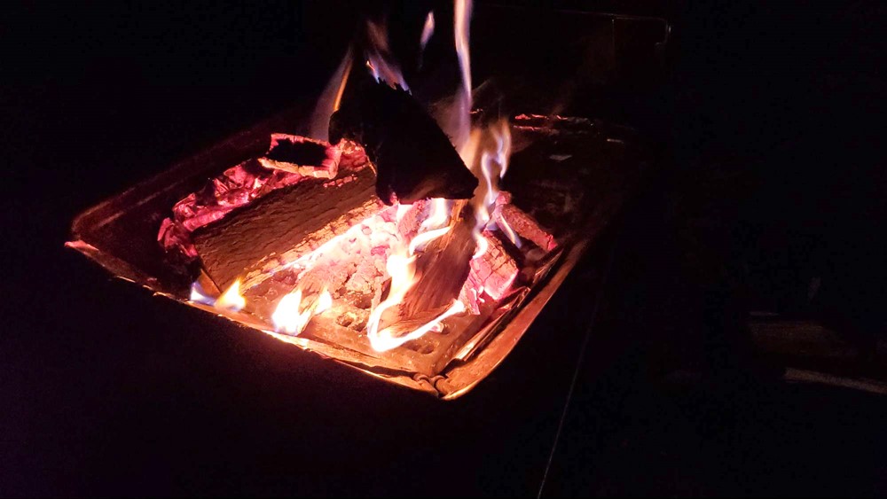 楢の薪と焚き火