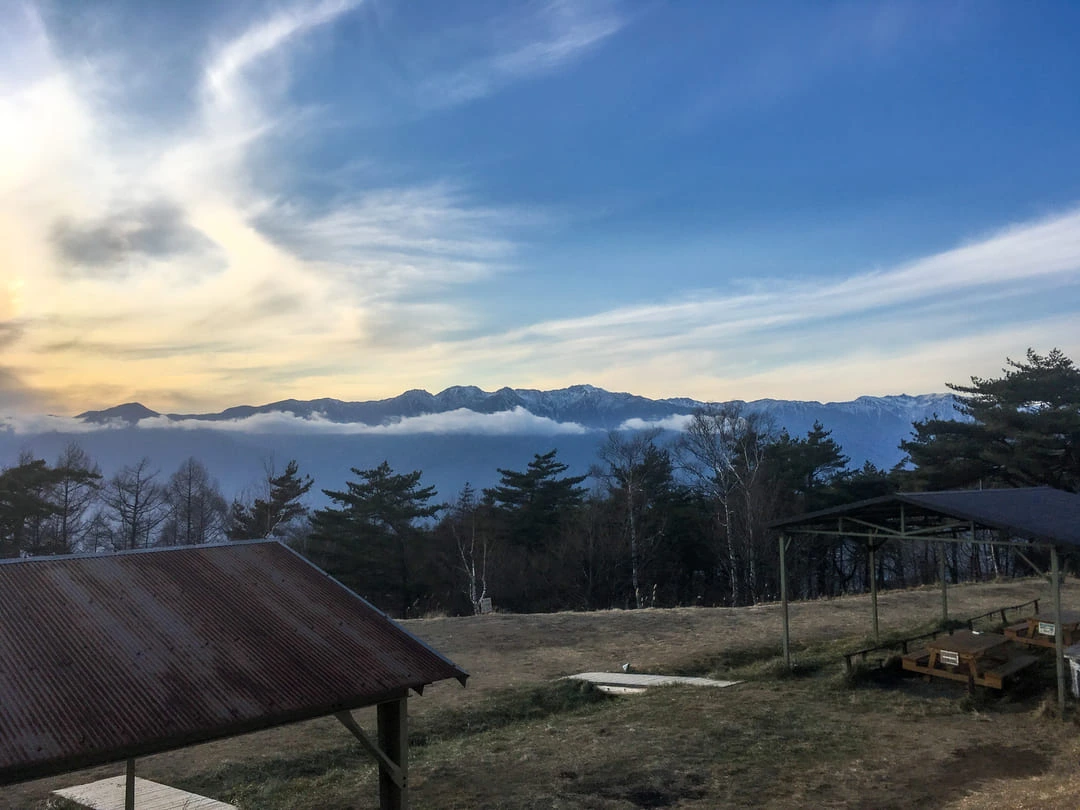 長野 アルプスの絶景に囲まれた陣馬形山キャンプ場の魅力を紹介 キャンプクエスト