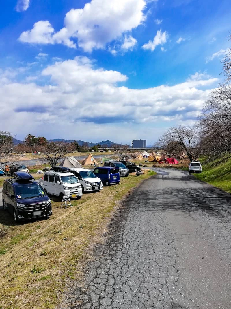 無料キャンプ場ビギナーでも満足 岐阜 粕川オートキャンプ場のススメ キャンプクエスト