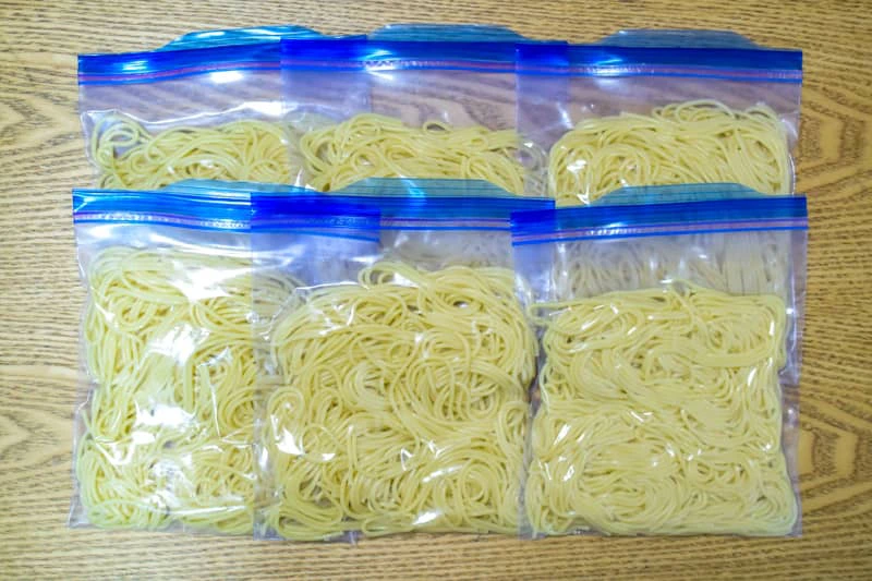 キャンプで大人数のパスタを茹でるのは難しい ソロで使える裏技もご紹介します キャンプクエスト