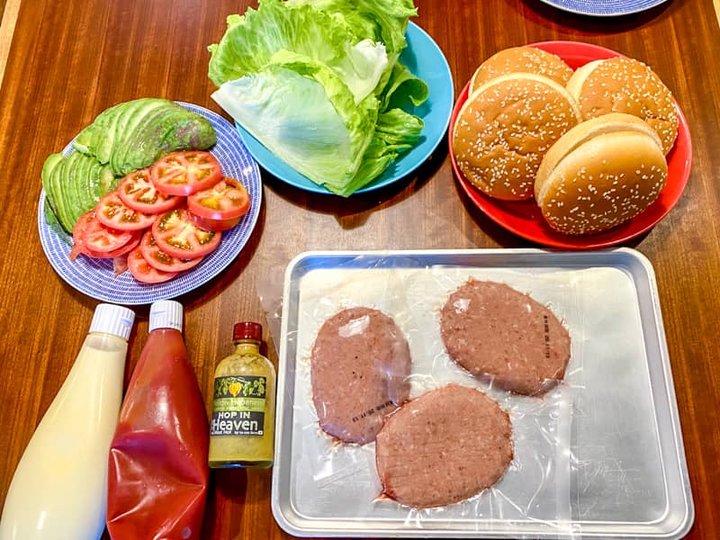 子どもと一緒に楽しく作れる本格派ハンバーガーと便利なバーガー袋の作り方 キャンプクエスト