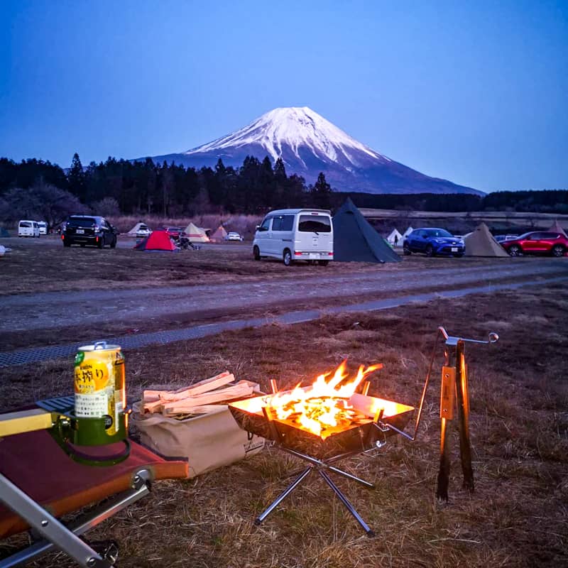 富士山を眺めながら焚き火