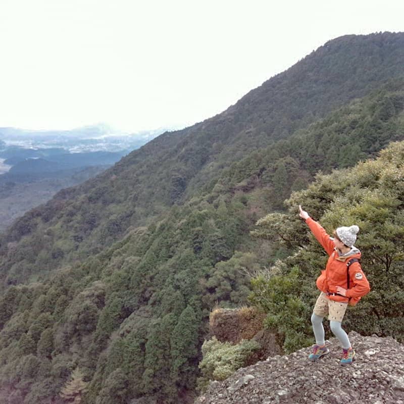 九州の中でも 青螺山 黒髪山 縦走コースは奇峰を満喫できる最強の登山ルートです キャンプクエスト