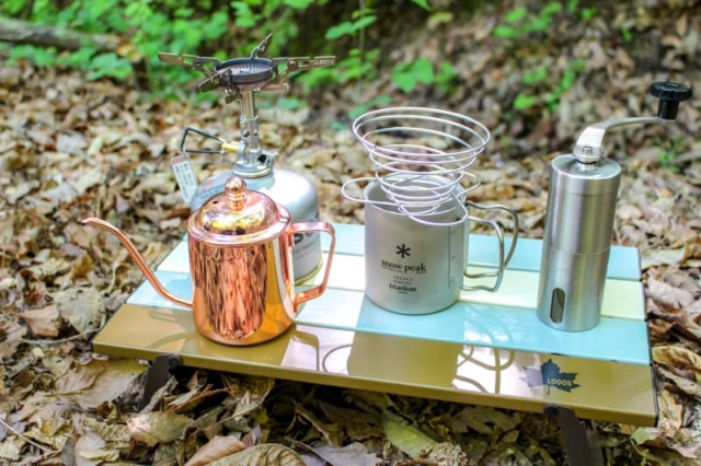 キャンプ場でハンドドリップコーヒーを楽しむための道具とおいしい淹れ方を紹介します