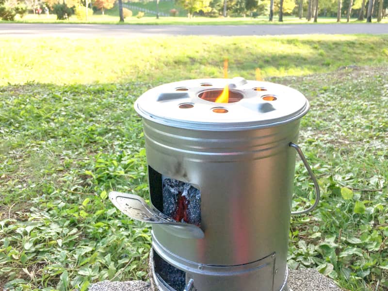Tab 缶ストーブ 冬キャンで注目 調理 暖房 焚き火と1台3役で見た目もおしゃれ キャンプクエスト