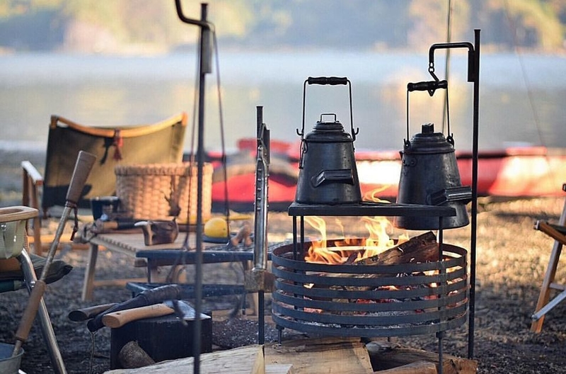 アウトドア テーブル/チェア Instagramで人気沸騰！山賊マウンテンの焚火テーブル「デルタス」徹底 
