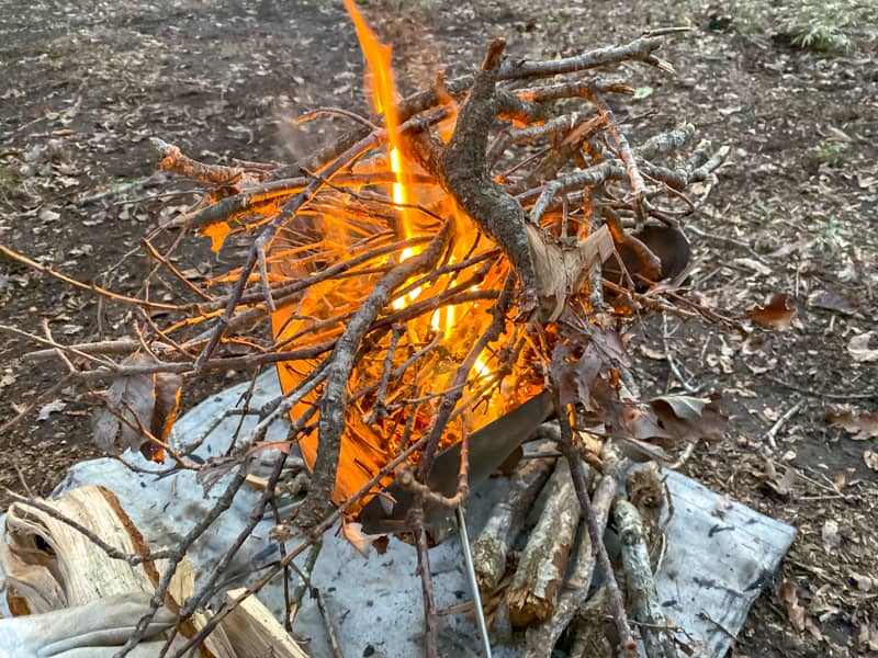 焚き火を愛するキャンパーに使って欲しいOur'sの激レア焚き火台をがっつりレビュー – キャンプクエスト
