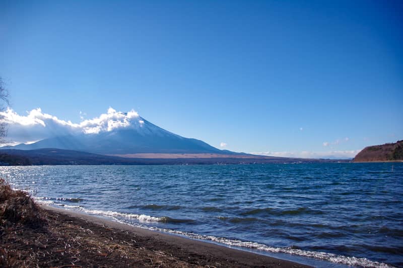 山中湖超しの富士山が絶景