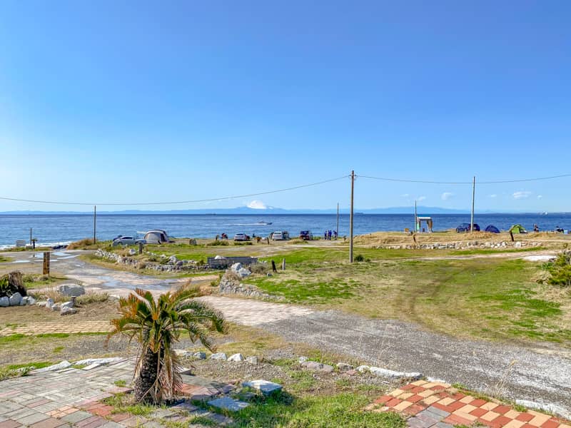 人生一度は行くべき お台場海浜庭園キャンプ場で忘れられない絶景と強風を楽しもう キャンプクエスト