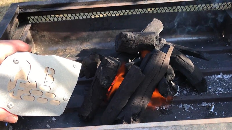 火起こしをもっとスムーズに モバイルバッテリー式の火起こし器が新発売 キャンプクエスト