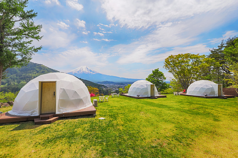 目の前が富士山の絶景グランピング施設「杓子山ゲートウェイキャンプ」に新客室がオープン！