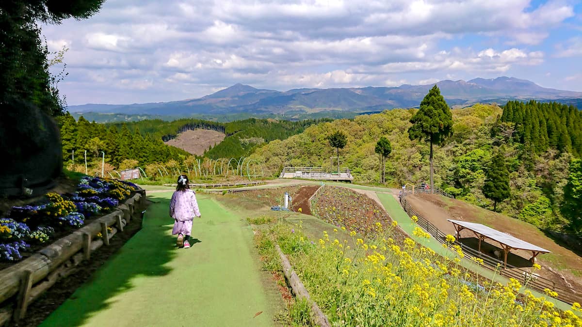 子どもと一緒に楽しめる阿蘇くじゅう国立公園のオススメスポットを紹介します キャンプクエスト