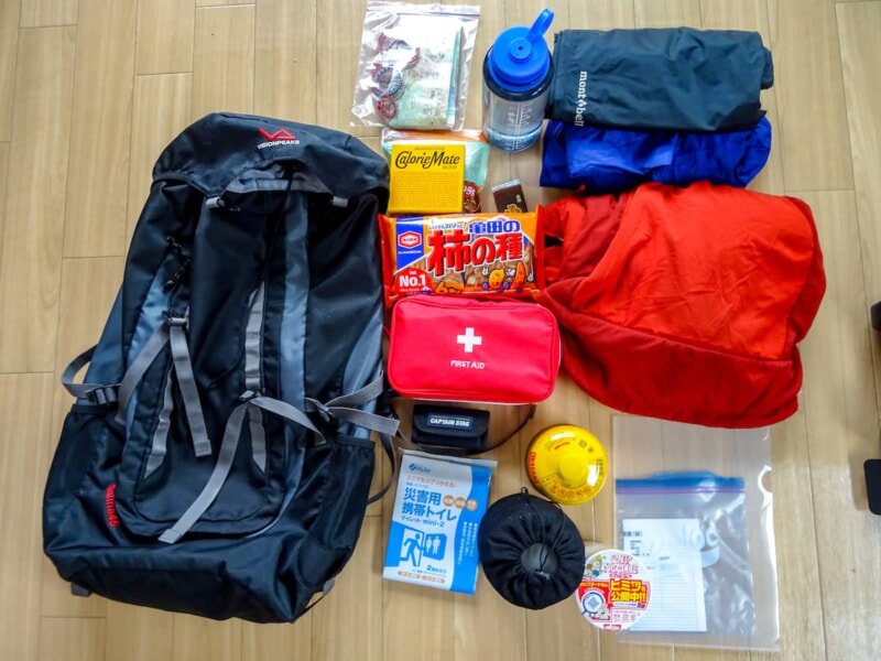 日帰り登山に必要な持ち物とは 標高差1000m前後の中級コースを登るための装備と準備 キャンプクエスト
