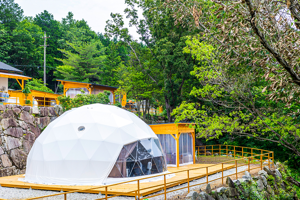 岐阜県初のドーム型グランピング施設「星が見の杜」で食べ放題・飲み放題を愉しもう