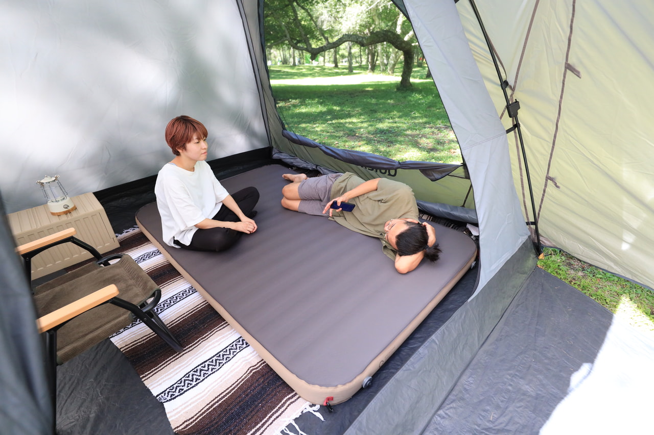 連結もできる Quickcampからベッドのように快適な寝心地の極厚マットが新登場 キャンプクエスト