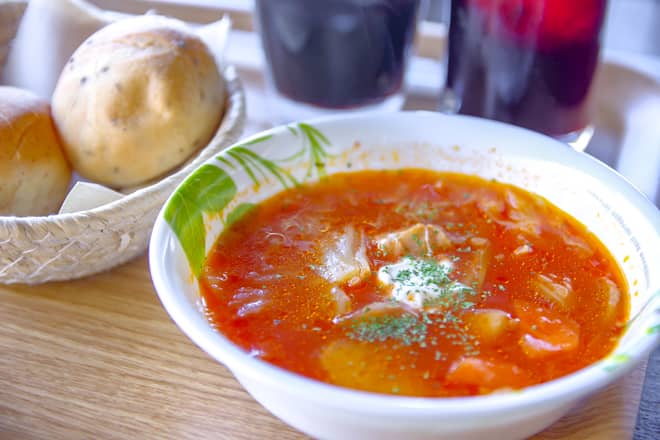 こちらがボルシチです