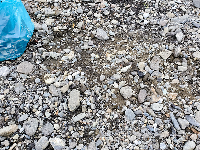 地面をならして完成