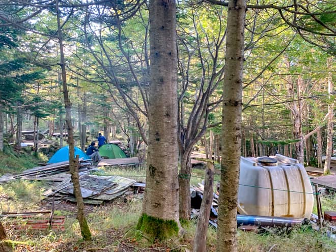 更にテント場もあるので