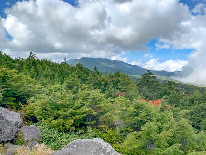 高見石眼下には八ヶ岳や北アルプスが広がります