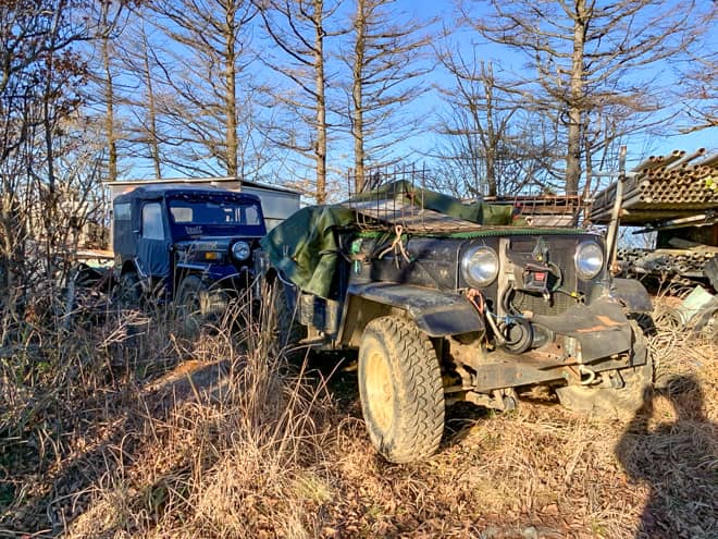 このJEEPはMITSUBISHI製のJEEP