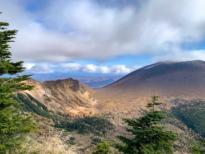 と思ったら、見晴らしの良い高台が行く手を阻みます