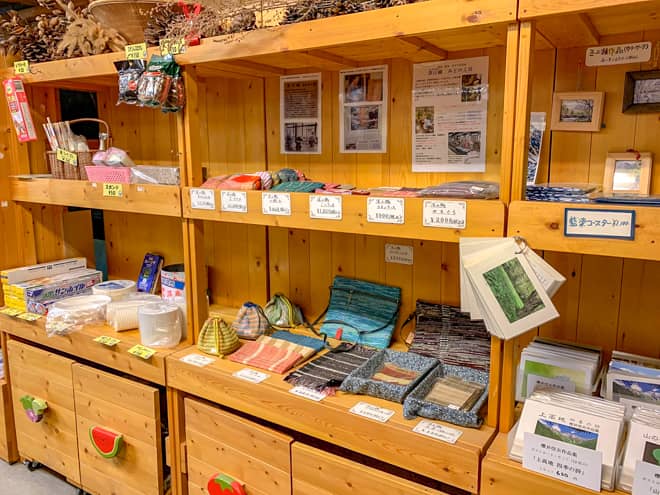 もちろん有名な観光地だけあってお土産も充実
