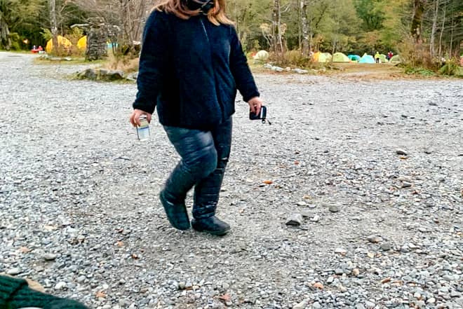 ダウンパンツとテントシューズが素晴らしいところは