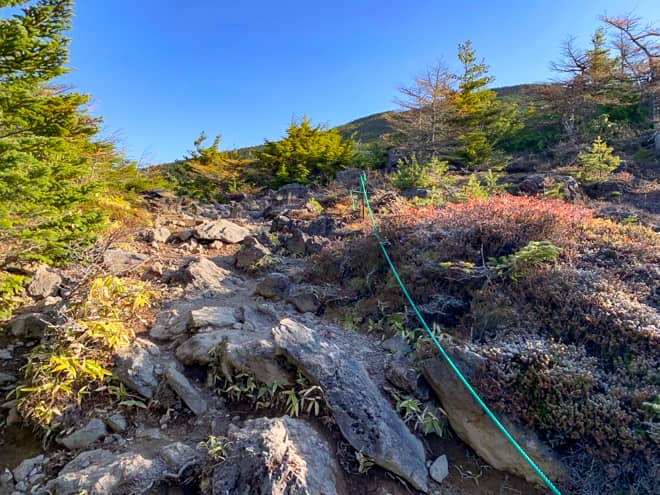トンネルを抜けると開放感抜群のザレ場が現れたり