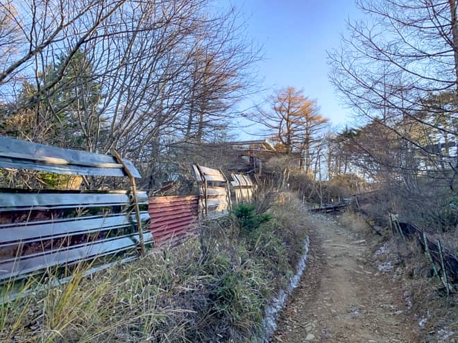 三ッ峠山荘が見えてきました