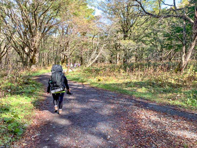 世の中には雪山でテント泊をしながら