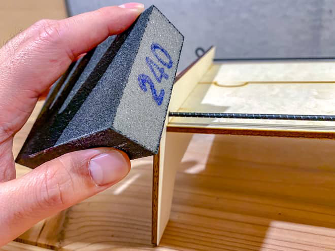 切断面のささくれをやすりで綺麗にする