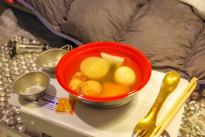 夕食についてはキャンプ利用者は食堂内で食べることが出来ません