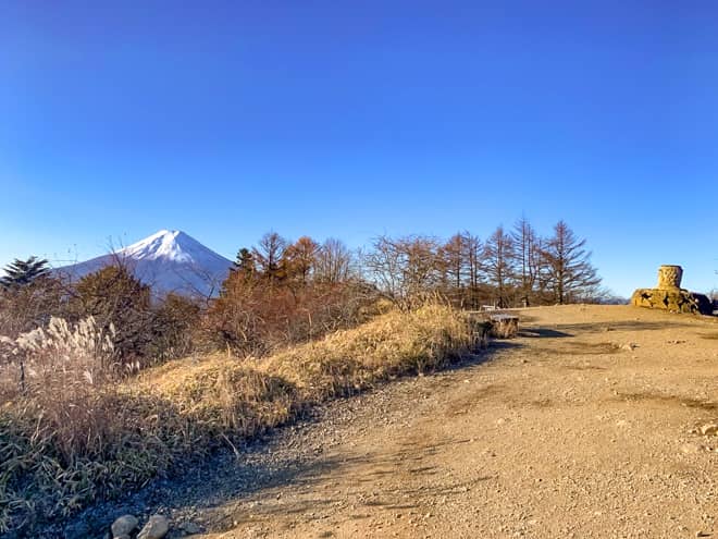 奈良時代から修験道の霊山として知られた信仰の山