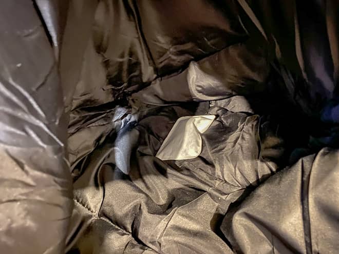 寝袋の中にホッカイロ