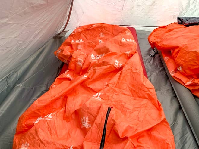 本来の用途はエマージェンシーシートなのですが