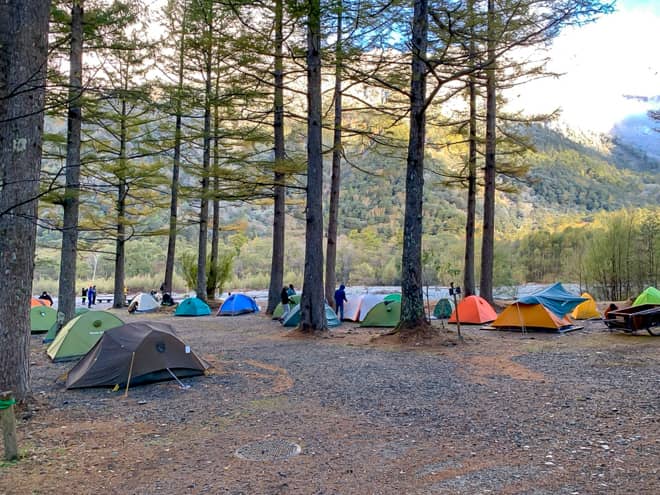 現にこの日はオフシーズンの平日であるにも関わらず既に満サイト