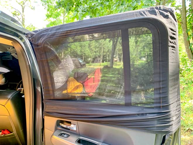 車種を問わず、窓にそのまま被せることが出来る