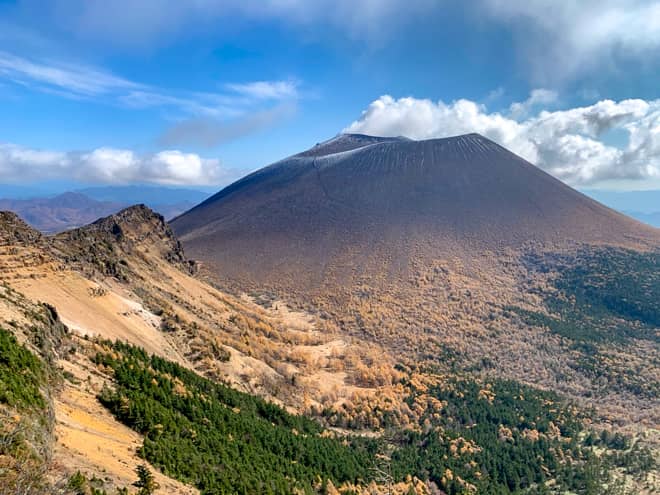 黒斑山から蛇骨岳までは30分程度です