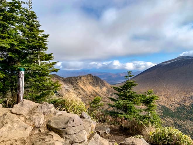 黒斑山山頂自体は木々に囲まれているので