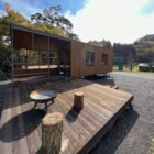 群馬県のスキー場「かたしな高原」に世界初デザイントレーラーハウスの宿泊施設がオープン