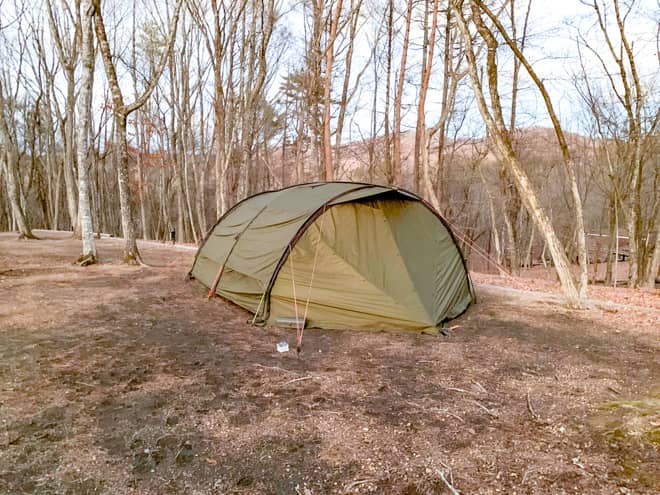 サイトの地面は土で