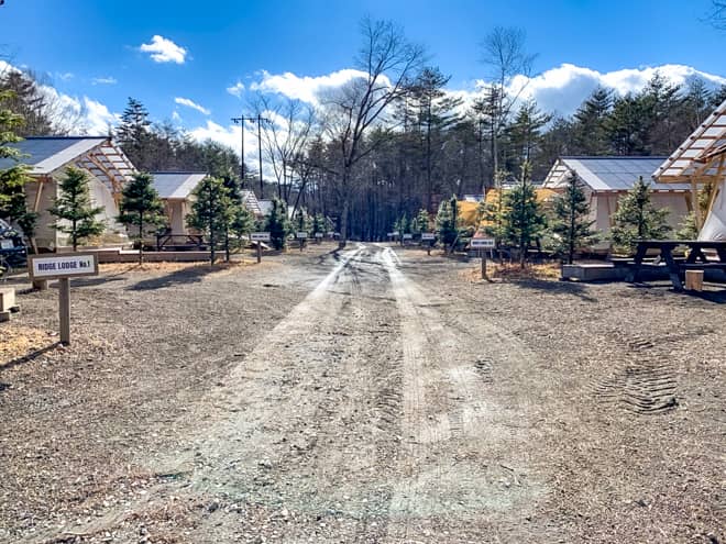 サイト数は15あり、テント居室は4.5m×6mの広さ