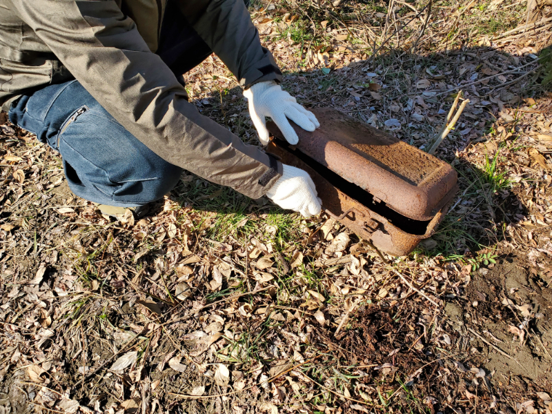金属ケースの中身は？