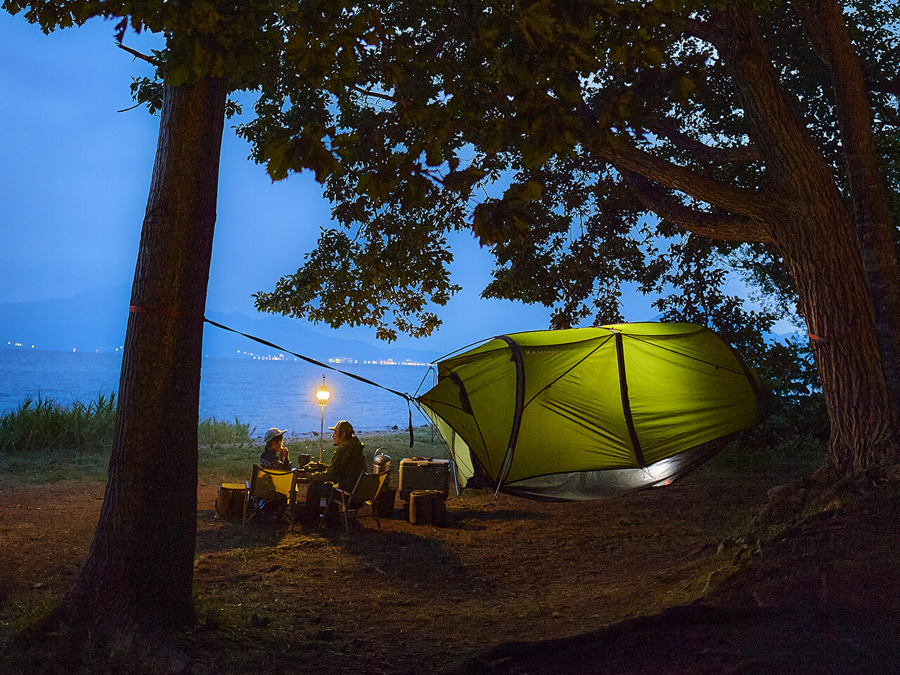 ハンモック泊もテント泊もこれ一つで楽しめる！KAMMOKから全天候型ハンモックテントが登場