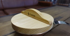 大阪発の銅メーカーブランド「Cuivre」から銘木吉野材で作るシェラカップ用の蓋が発売！