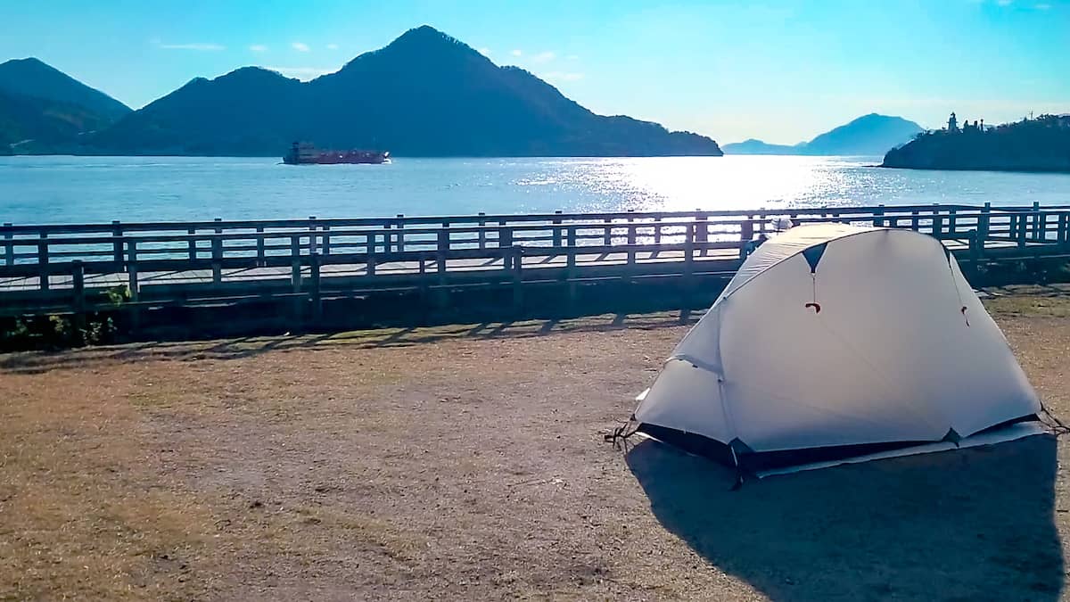 広島県「大久野島キャンプ場」はうさぎに癒されながら島旅気分も楽しめるキャンプ場です