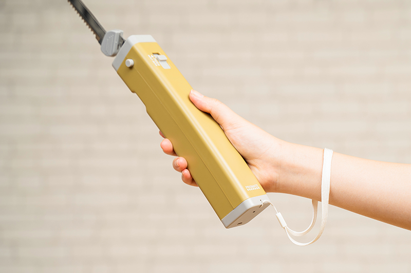 コードレスオートマルチナイフ_ストラップ